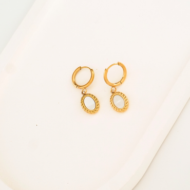 Elegant oval hoop earrings with twisted rope design, 18K gold-plated and waterproof – Ashara Jewels