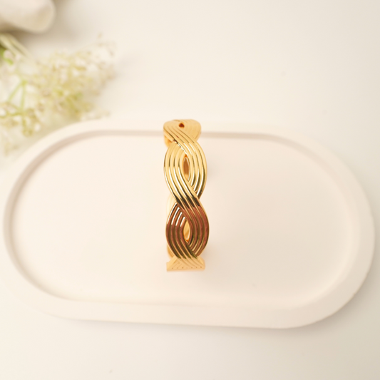 Ashara Twisted Gleam Bracelet