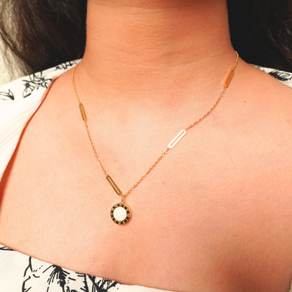 Ashara Noir Roman Pendant- 2 in 1