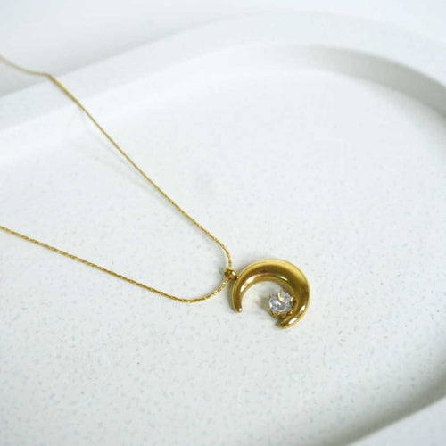 Moonlight Charm Necklace – 18K gold-plated stainless steel pendant necklace