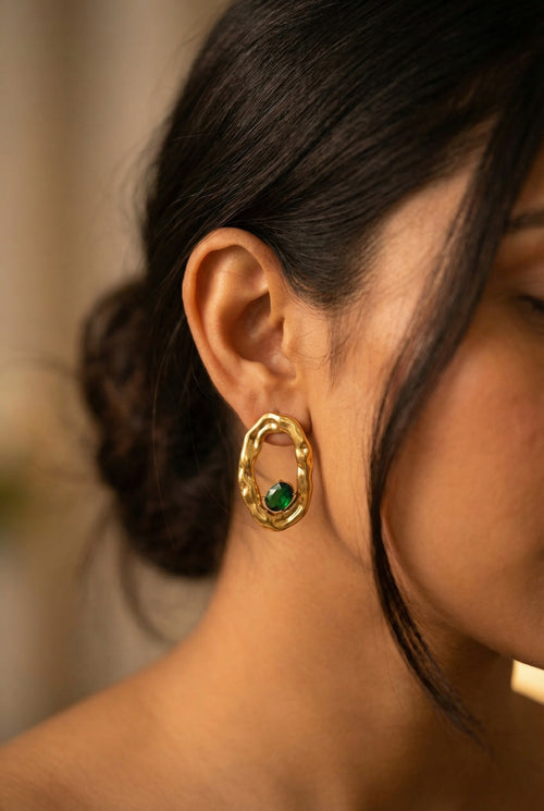 Sculpted Oval Statement Earrings – 18K gold-plated stainless steel earrings with an emerald-green stone