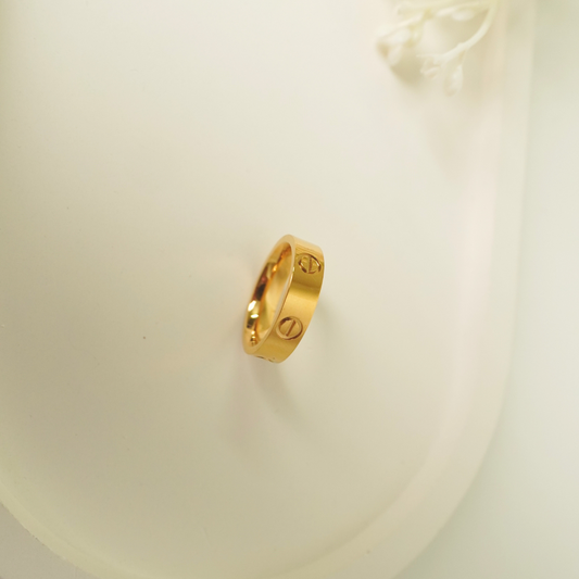 Ashara Gold Clasp Ring