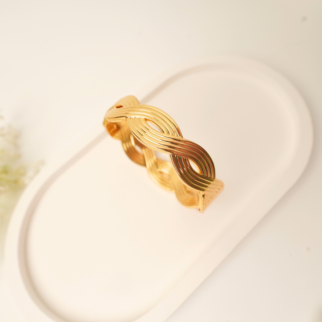 Ashara Twisted Gleam Bracelet