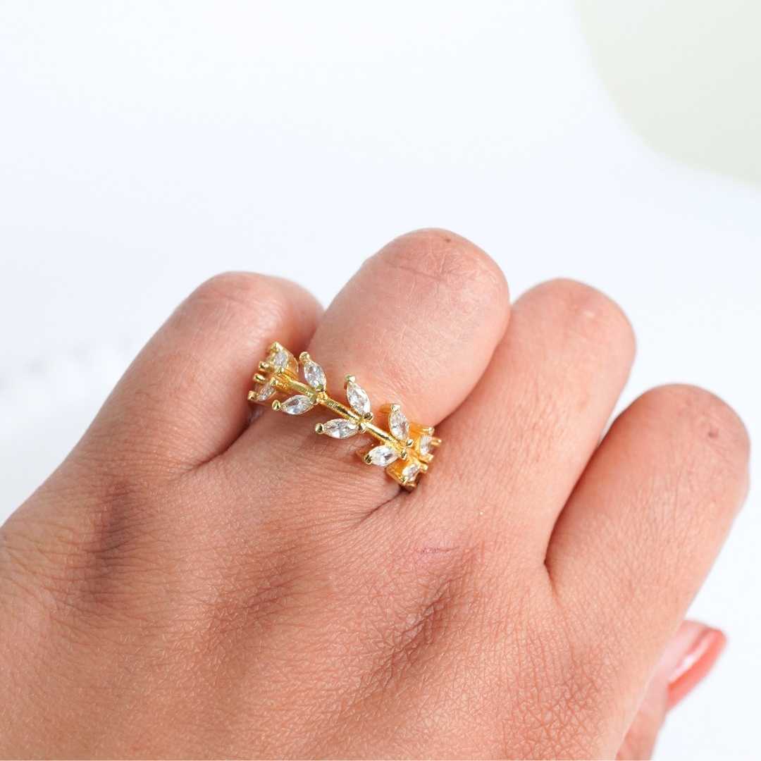 Crystal Vine Adjustable Gold-Plated Ring