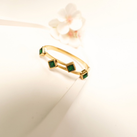 Ashara Emerald Edge Bracelet - For Thin Wrist