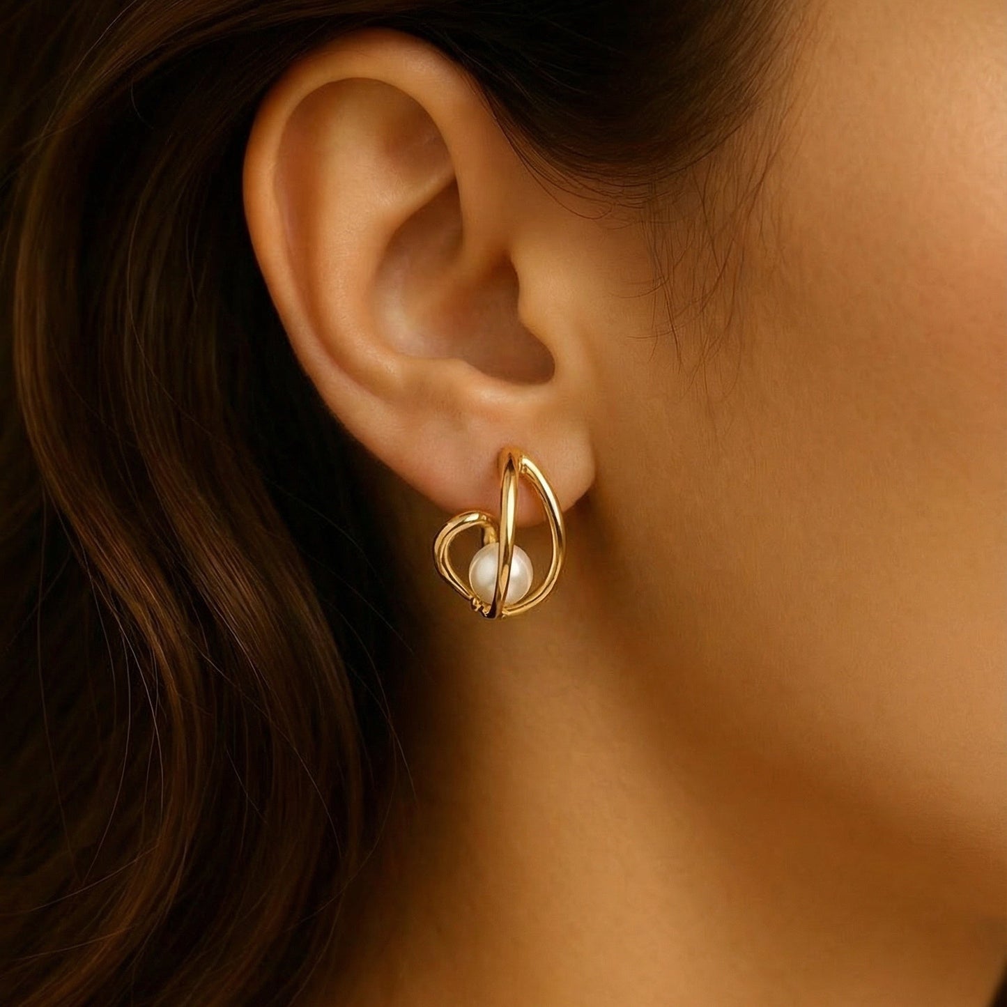 Aurielle Pearl Curve Earrings