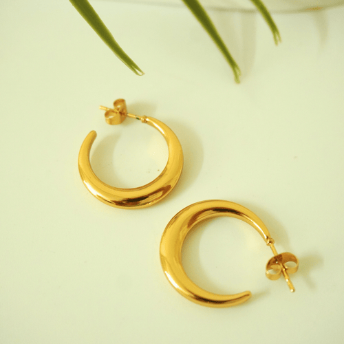 Luna Gold Crescent Hoop Earrings – 18K gold-plated stainless steel hoop earrings