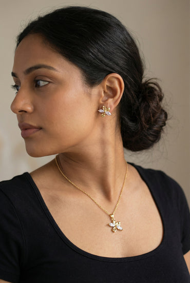 Blossé Fleur Necklace & Stud Earring Set