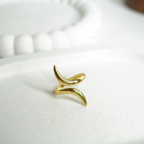 Golden Crescent Adjustable Ring – 18K gold-plated stainless steel ring