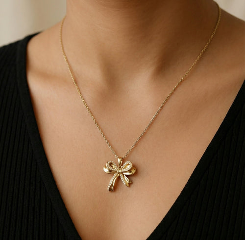 Golden Bow Pendant Necklace – 18K gold-plated stainless steel pendant necklace