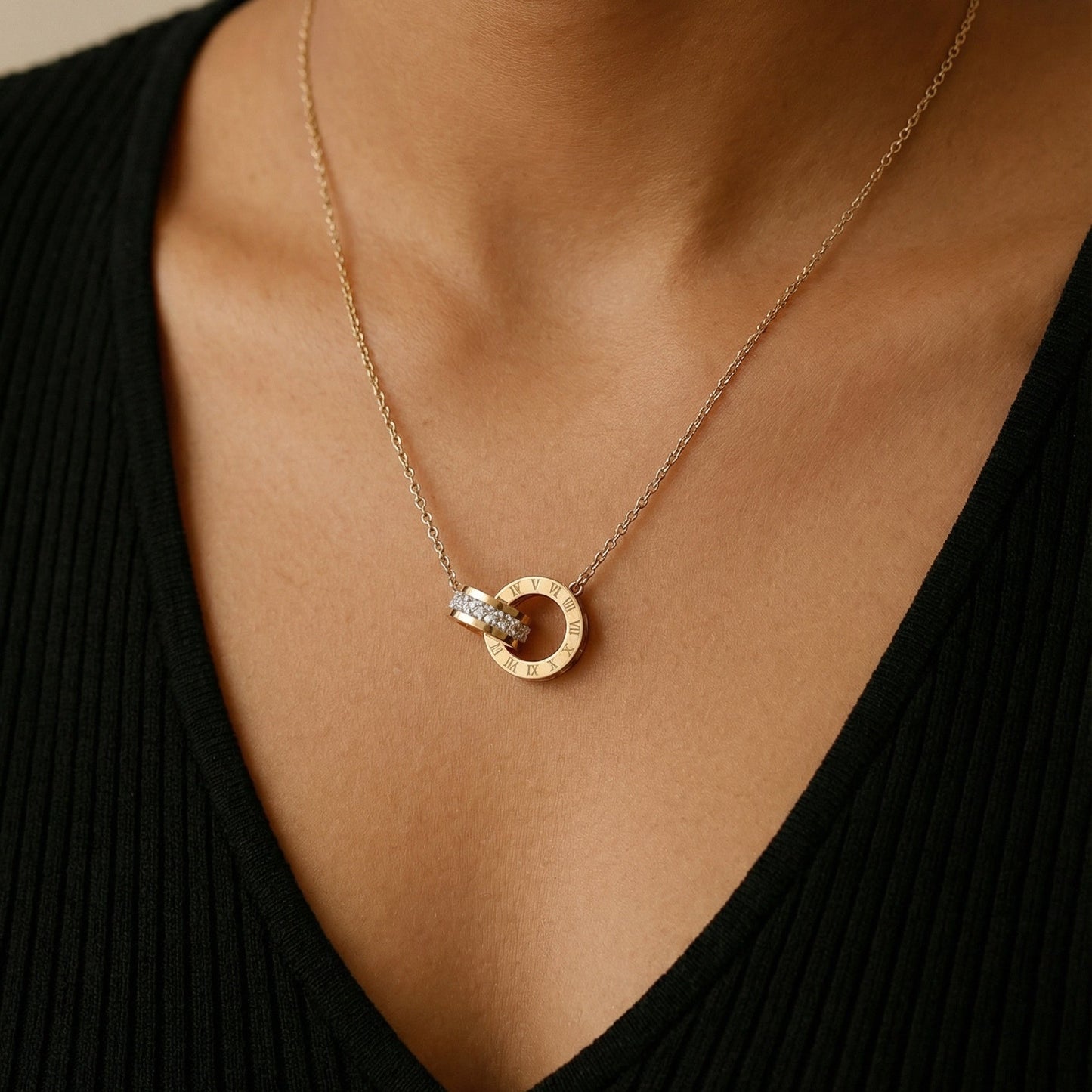 Interlocked Roman Ring Necklace
