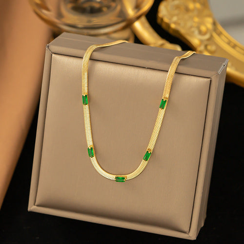Emerald Essence Herringbone Necklace – 18K gold-plated necklace