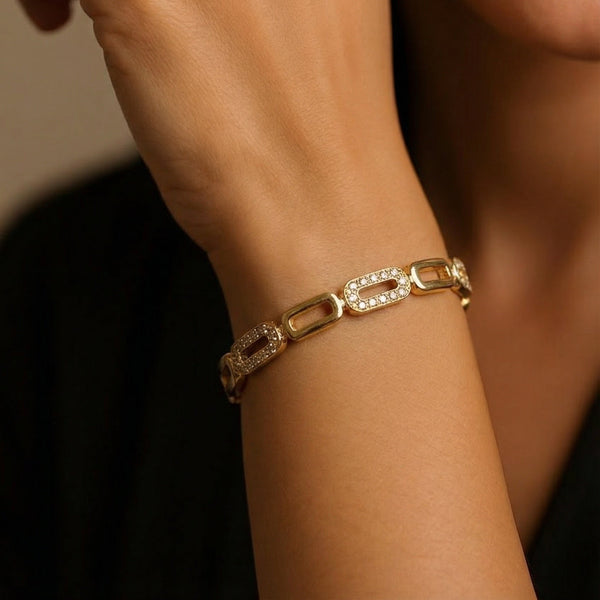 Elara Link Luxe Gold Bangle