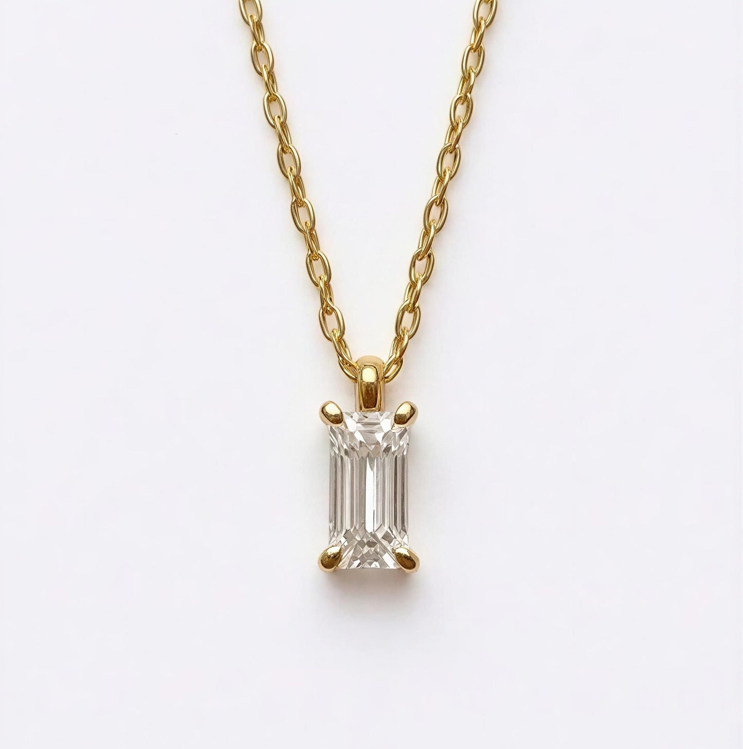 Elara Solitaire Necklace