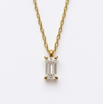 Elara Solitaire Necklace