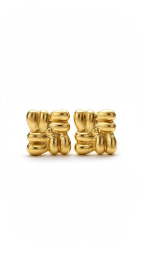 Elara Bloom Stud Earrings – 18K gold-plated stainless steel stud earrings