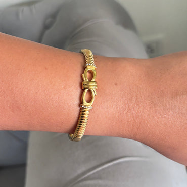 Infinity Knot Gold Bangle