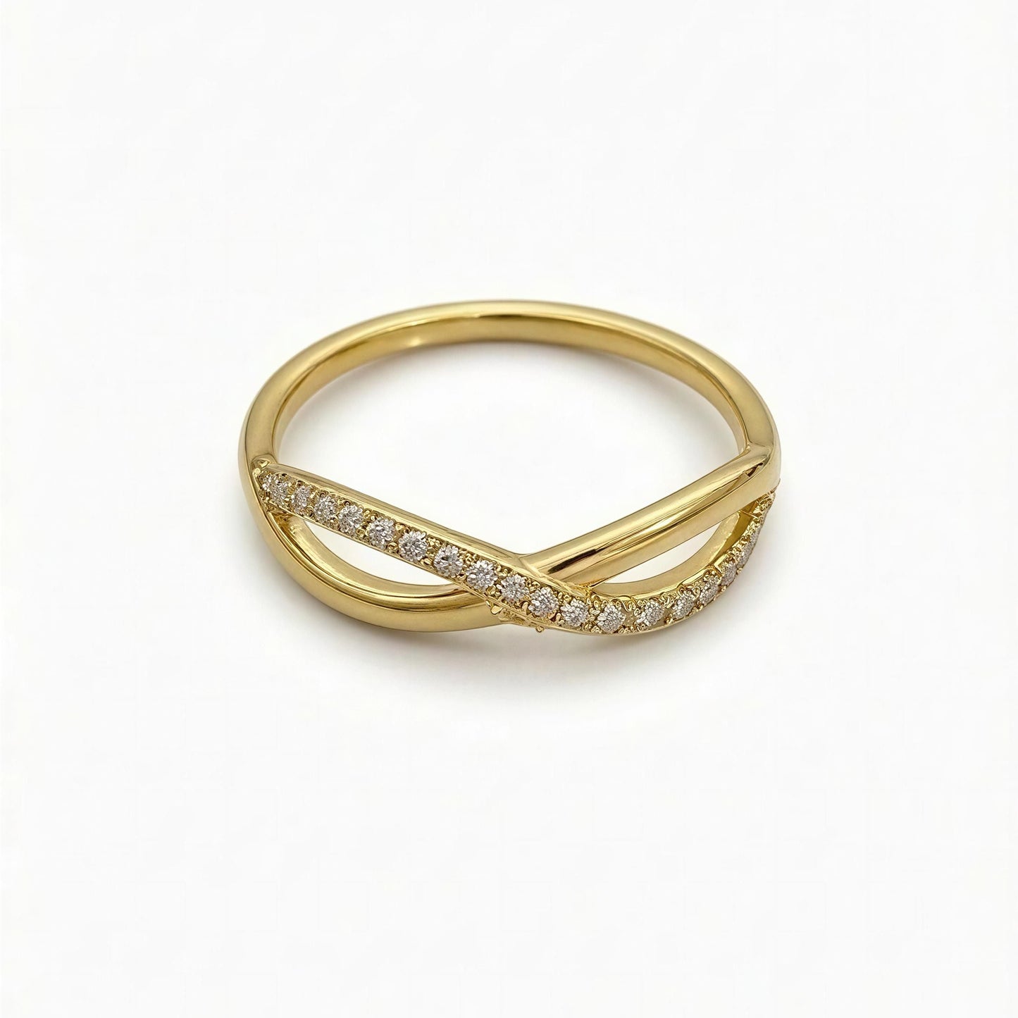 Eterna Twist Pavé Ring