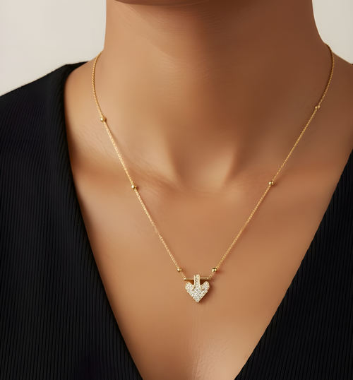 Ashara Heart & Bold Pendant Necklace – 18K gold-plated stainless steel pendant necklace