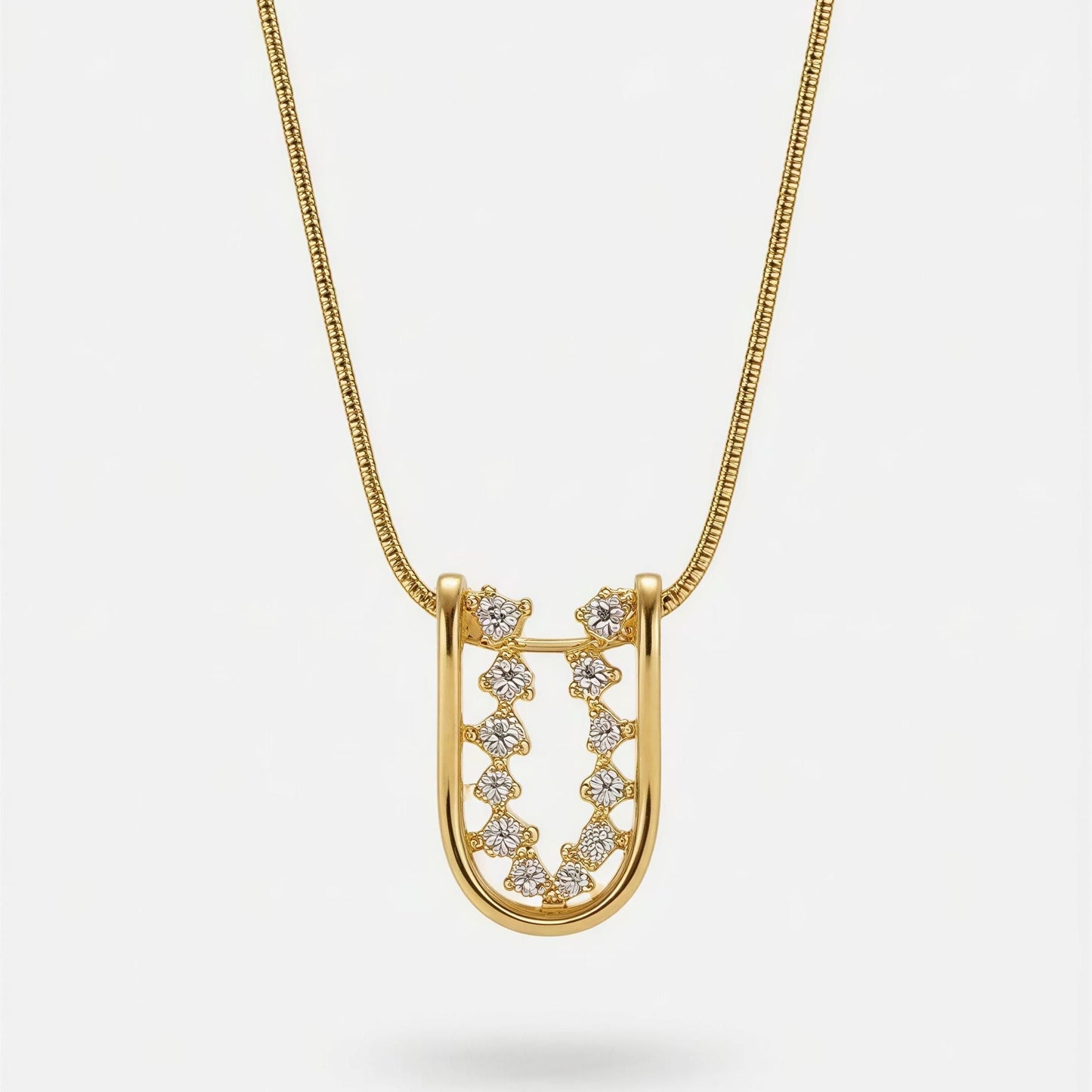 Flora Link Pendant Necklace