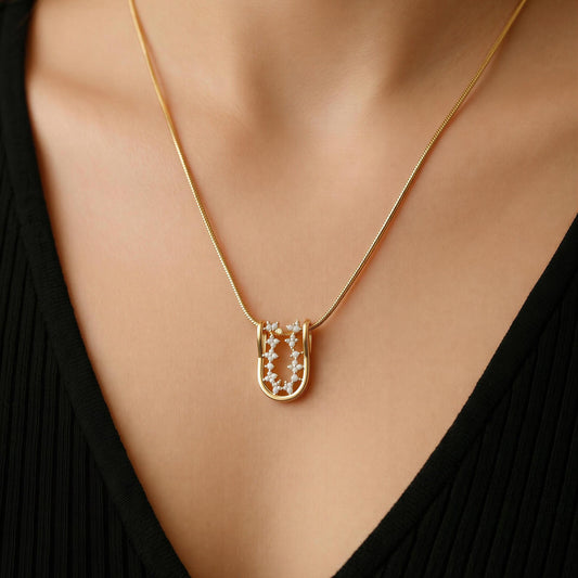 Flora Link Pendant Necklace